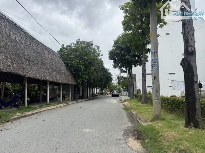 Bán đất thổ cư đường hẻm 140 đường vườn lài phường AN PHÚ ĐÔNG, Q12, dt 94m²(5*19m) Giá8,5