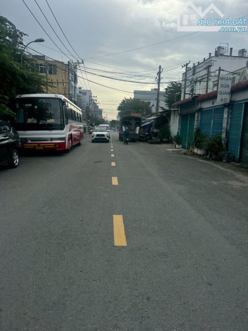 cho thuê nhà MT lý thánh tông 5x25 1 trệt 2 lầu sân thượng đường vỉa hè rộng vị trí đẹp