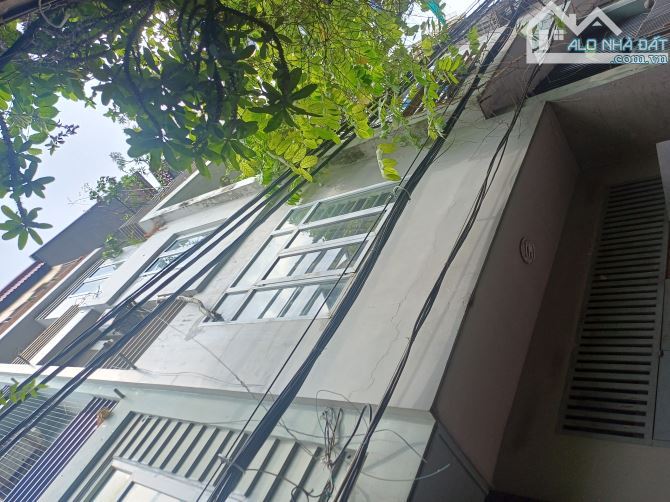 YÊN HÒA- CẦU GIẤY- NHÀ ĐẸP 34x5 TẦNG- Ô TÔ ĐỖ CỔNG- 20M RA PHỐ Ô TÔ TRÁNH