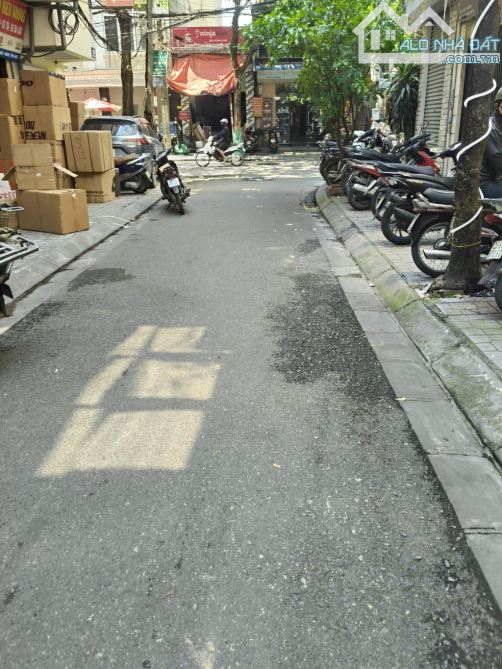 Bán nhà Tam Trinh, 91 m2, ô tô, gara, mặt tiền rộng, thửa đất đẹp, 36 tỷ.
