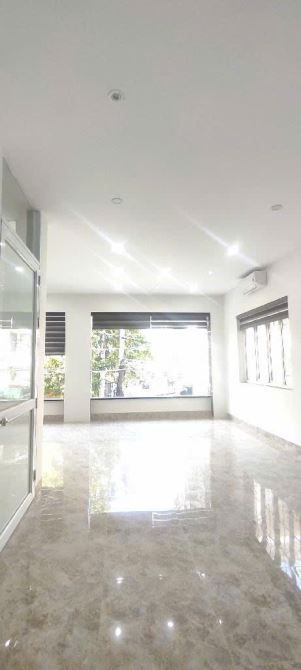 Doãn Kế Thiện - Cầu Giấy - 6 tầng, vỉa hè, ô tô tránh