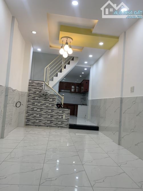 NHÀ MỚI Ở NGAY TRUNG TÂM PHAN XÍCH LONG  - CÁCH VÀI CĂN RA MẶT TIỀN
