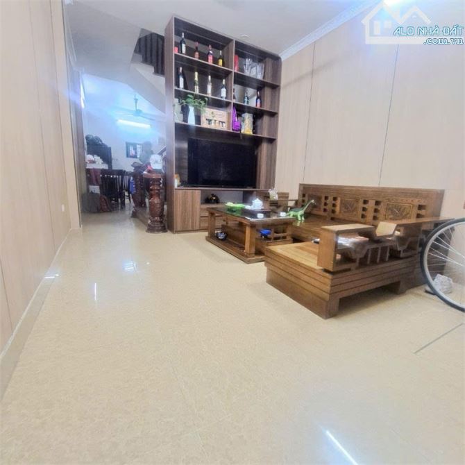 🔹 BÁN NHÀ THẠCH BÀN LONG BIÊN – 39M² – 4 TẦNG – 4 NGỦ – LÔ GÓC 2 MẶT THOÁNG NHINH 7TY