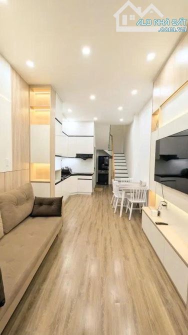 BÁN NHÀ ĐẸP NGUYỄN DUY DƯƠNG –P4- Q10- NGAY MẶT TIỀN- 4 TẦNG –3PN-  6.9 TỶ TL –
