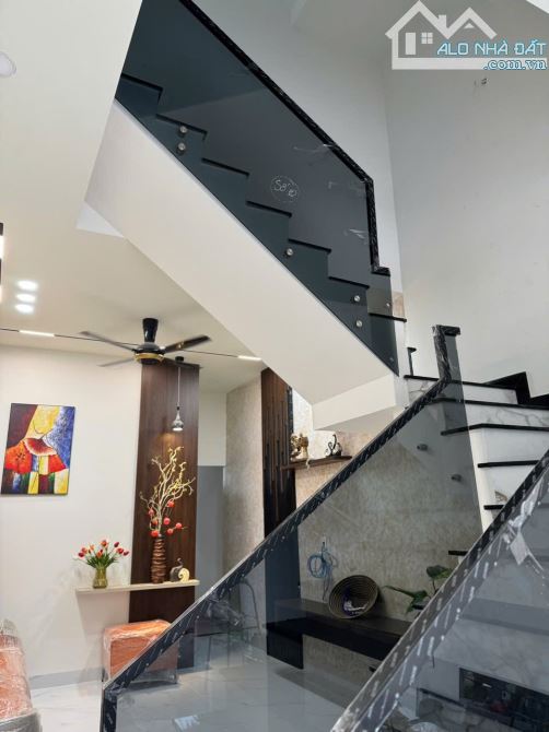BÁN NHÀ ĐẸP - ĐẦY ĐỦ TIỆN NGHI - TẶNG FULL NỘI THẤT XỊN, 4Tỷ550
