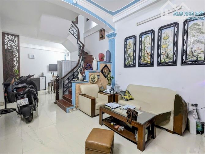 🔹 BÁN NHÀ THẠCH BÀN LONG BIÊN – 41M² – 4 TẦNG – 4 PHÒNG NGỦ – LÔ GÓC 2 THOÁNG 7,82TY – Ô