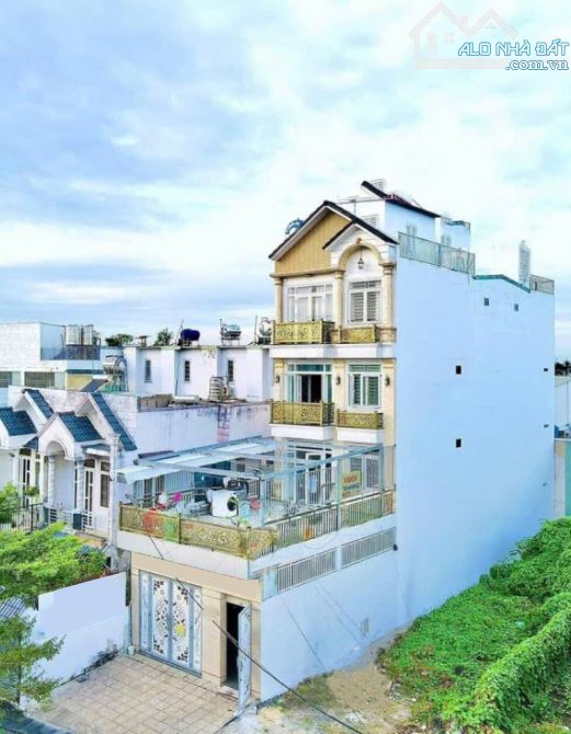 Nhà Vuông SHR 4 tầng HXH né 168m2 – Hà Huy Giáp Quận 12