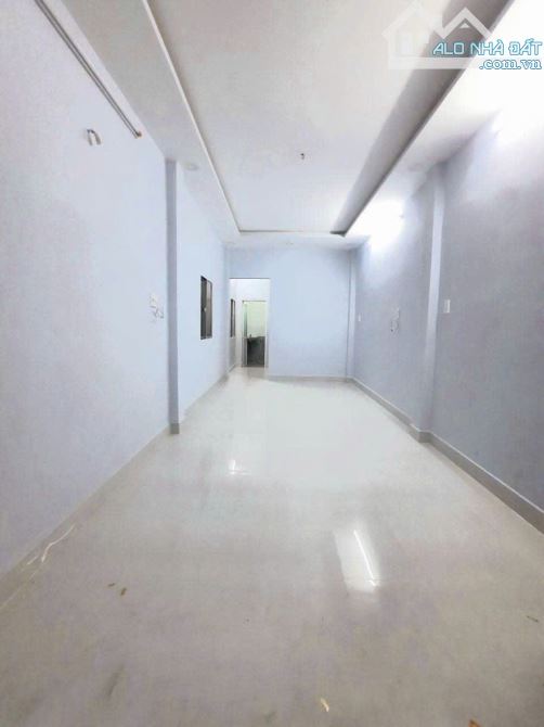 Bán nhà sát vòng xoay Phú Lâm 30m2 2 tầng nhỏ nhắn không lộ giới, nhỉnh 3 tỷ