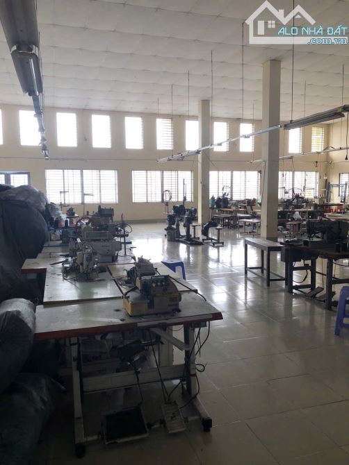 Cho thuê GẤP xưởng 1200m2 giá CỰC TỐT hẻm 10m đường Trịnh Đình Trọng