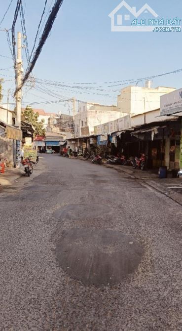 👉 Nhà Tân Thới Nhất Q12 ,Gần Chợ Lạc Quang,Dt 69,2m2 ,ko QH, ko lộ giới. Shr chỉ 4x tỷ.