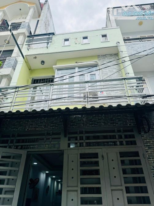 Bán lỗ nhà 38.9m² đường Kênh 19/5, Tân Phú gần AEON. Giá 1 tỷ 890, hẻm 4m, sổ riêng