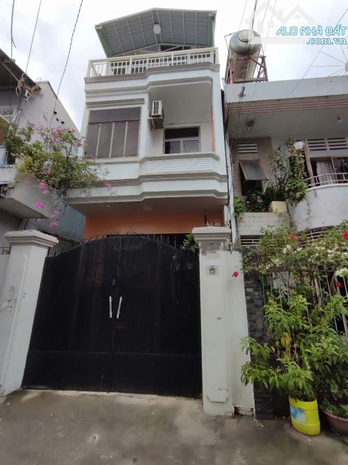 Ô TÔ ĐỖ CỬA, 3 Tầng 5PN 60m2, P17 Bình Thạnh, giá 10.6 ty