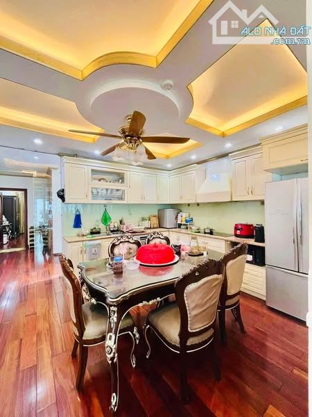 Siêu Phẩm Ngọc Hà 50m, 5 Tầng , Ô Tô Đỗ , Dân Xây , Sát Phố , Cạnh Lăng Bác , 2 Thoáng