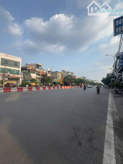 Bán lô đất duy nhất mặt đường Hồ Sen, vị trí cực đẹp