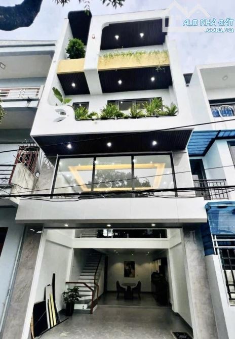 GIÁ CỰC TỐT 5TỶ940 DT 70,5M2(5x14,1M) NGAY BẠCH MÃ, QUẬN 10. ĐANG CHO THUÊ 28TRIỆU/THÁNG