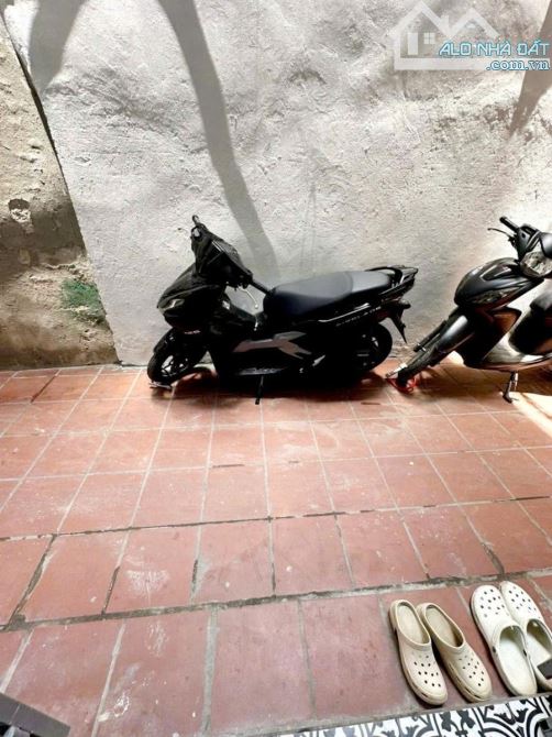 Bán nhà khu vực hồ tùng mậu - nhà đẹp - lô góc