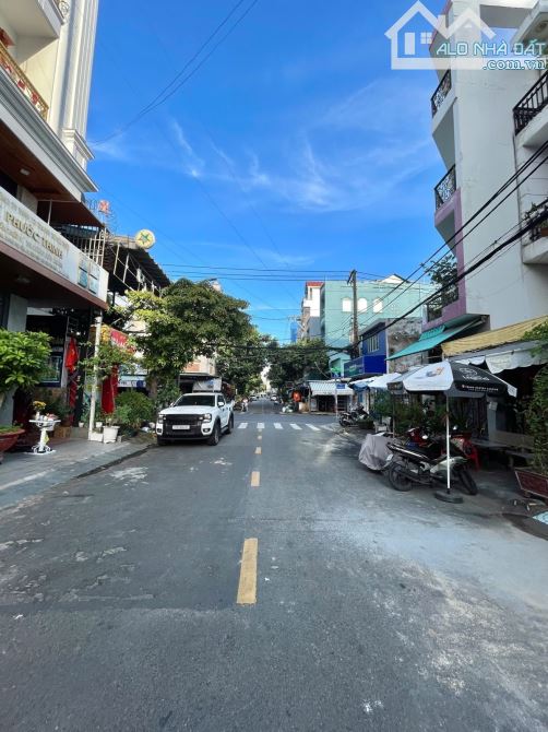 Mặt Tiền Lê Quốc Trinh - 4 tầng 69m2 giá chỉ 8,5 tỷ thương lượng