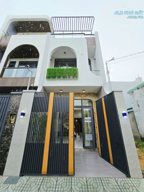 SIÊU PHẨM QUẬN 9 ĐẸP LUNG LINH,DT52M 3TẦNG HẺM XE HƠI NGAY NGUYỄN DUY TRINH,CHỈ 4.X TỶ TL