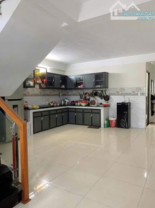 🔥 NHÀ 2 TẦNG MỚI – ĐỐI DIỆN CÔNG VIÊN – KỀ FPT CITY – GẦN REGAL COMPLEX 🔥