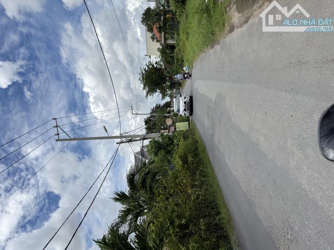 bán 100m2 đất Bình Chánh xe hơi trước đất giá 2tỷ980tr cách QL1a hơn 1km