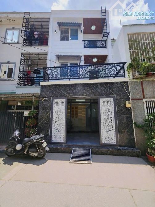 - BÁN NHÀ ĐƯỜNG NGUYỄN THỊ HƯỜNG /NHÀ BÈ.TPHCM.  - Đường xe hơi 6m....., tiện ở, kinh doan