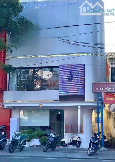 🔥🔥🔥🔥🔥Bán nhà 3 tầng mặt tiền HÙNG VƯƠNG đối diện chợ An Cựu chỉ 5,x tỷ