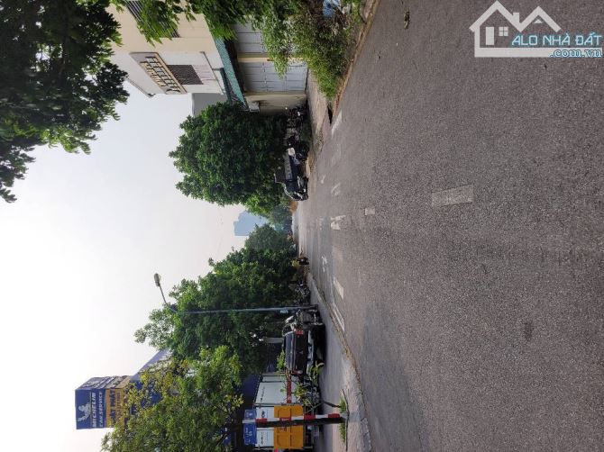 Long Biên Cự Khối _TRỤC CHÍNH 215M MT9M - Kinh Doanh Ở Đầu Tư - Vị Trí Cực Đẹp