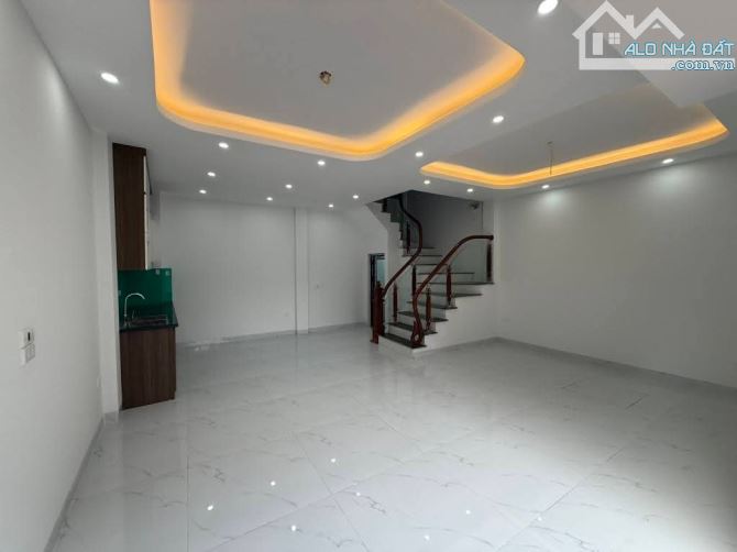 🏠🏠NHÀ ĐẸP Ở LUÔN - ĐẠI MẠCH - ĐÔNG ANH - 3 TẦNG!  MỚI KÍNH KONG- Ô TÔ ĐỖ CỬA - GIÁ CHỈ N