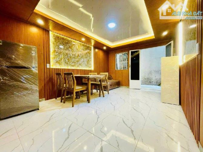 Nhà Bùi Viện Q1 - Hẻm 3 gác sạch đẹp - Dân trí ok - Diện tích sàn 48m2 2PN - Gần 4ty