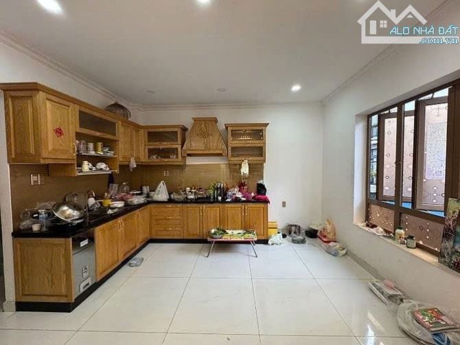 Nhà Nguyên Căn Mặt Tiền Cho Thuê Lê Tự Tài