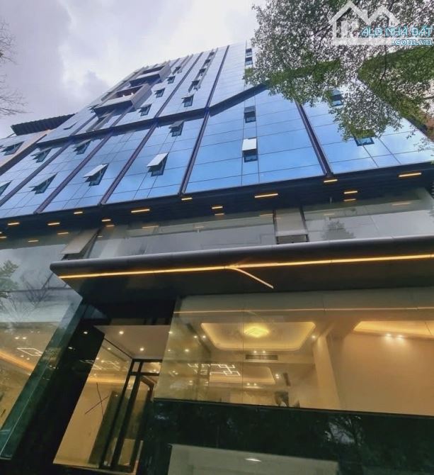 MẶT PHỐ NGUYỄN HỮU THỌ- 250M- VỈA HÈ RỘNG-8T- THANG MÁY