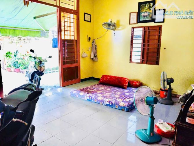 Quá rẻ chỉ 100tr/m2! - Bán đất tặng nhà 2 tầng 100m2 - Ngang đẹp 5m Khu Vip Phan Xích Long