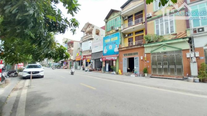 Bán Đất Ngõ 606 Ngọc Thụy, Long Biên, 60m2, MT5m, Ô tô, Phân lô, Nhỉnh 9 tỷ
