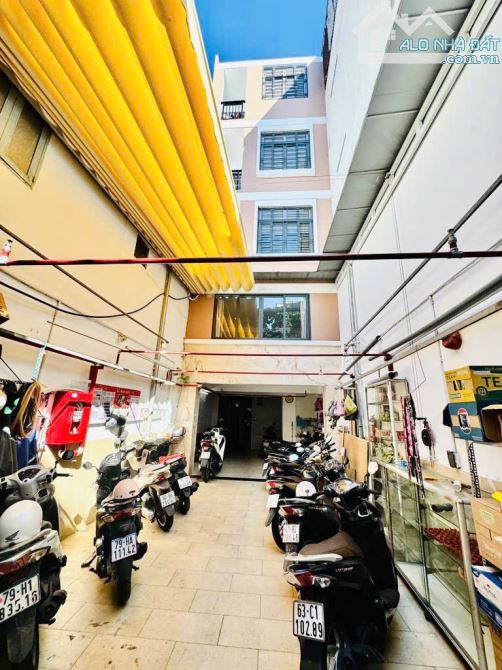 Hàng hót bán toà CHDV 5 tầng "230m2" - Dòng tiền 140tr/tháng - Ra mặt tiền Rạch Xuyên Tâm