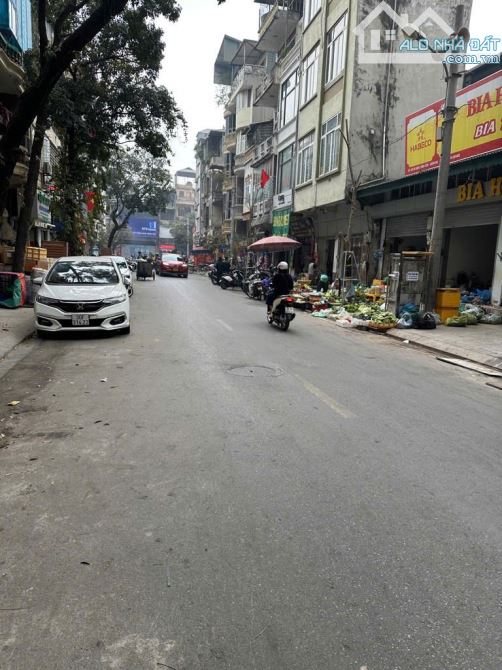 PHỐ ĐẶNG TRẦN CÔN - ĐỐNG ĐA - 10M RA PHỐ - NHÀ 5 TẦNG 3 NGỦ ĐỦ CÔNG NĂNG CHỈ HƠN 2 TỶ