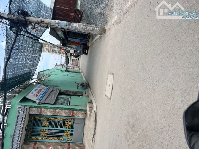 BÌNH TÂN K.Ế TÂN PHÚ- 136M2 (8X17)- MỘT CĂN NHÀ CẤP 4 ,TRỆT, LẦU- LÔ ĐẤT TRỐNG, Ô TÔ ĐỔ CỬ
