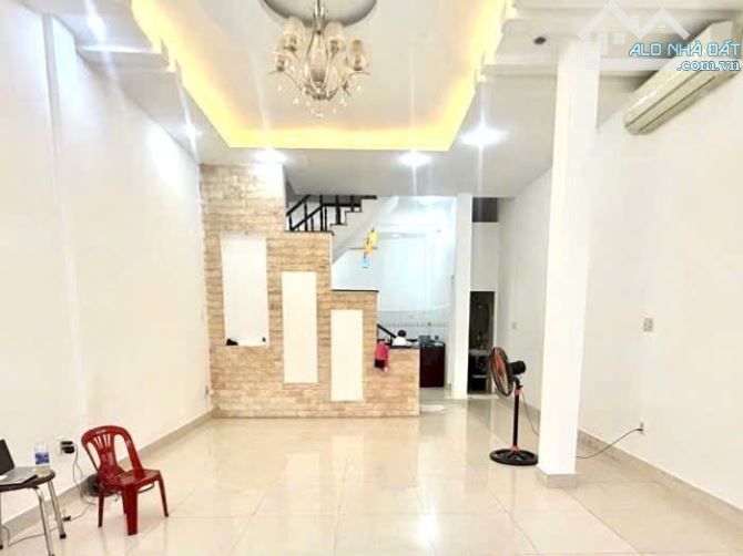 Hàng hiếm P.17 giáp Q.1 - Bán siêu phẩm nhà 4 tầng 70m2 - Ngang đẹp 5m hẻm xe hơi 7 chỗ