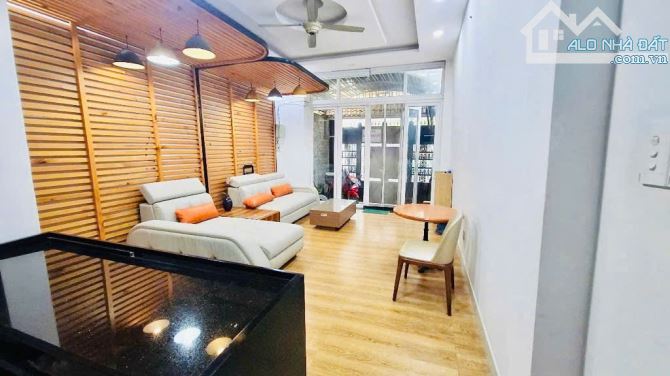 Bán siêu phầm nhà 4 tầng 72m2 (4m x 18m) - Hẻm xe hơi 6m - Ngay công viên Tầm Vu P.26