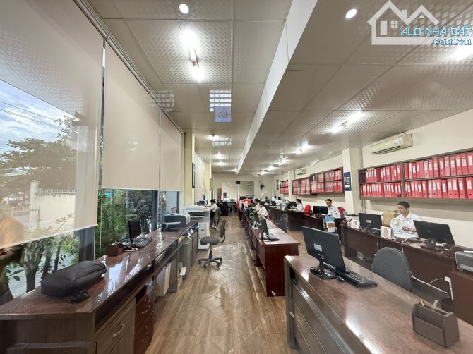 GIÁ SỐC- NHÀ XƯỞNG + VĂN PHÒNG 3 TẦNG – KCN TÂN TẠO 4.200M² (42x100) – GIÁ NHỈNH 100T