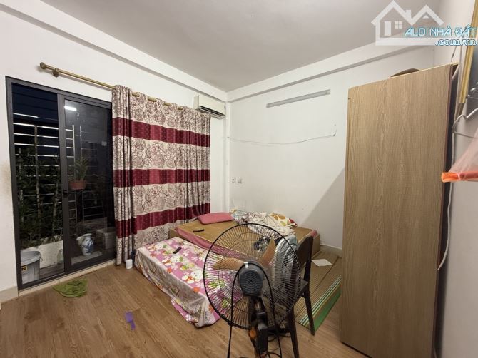 Bán nhà Thạch Bàn - ngõ thông - ô tô đỗ cửa - 45m - 4 tầng - 9 tỷ