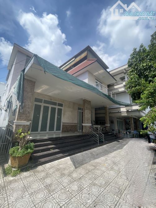 BÁN LÔ ĐẤT FULL THỔ CƯ TẶNG NHÀ 3 TẦNG DT 23 X 42M KHÔNG LỘ GIỚI CHỈ 40 TỶ