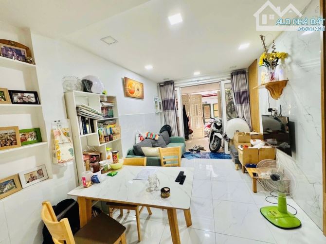 LÝ CHÍNH THẮNG - Q3 - 2 TẦNG MỚI ĐẸP - 2PN - 40M2 CHỈ NHỈNH 5 TỶ