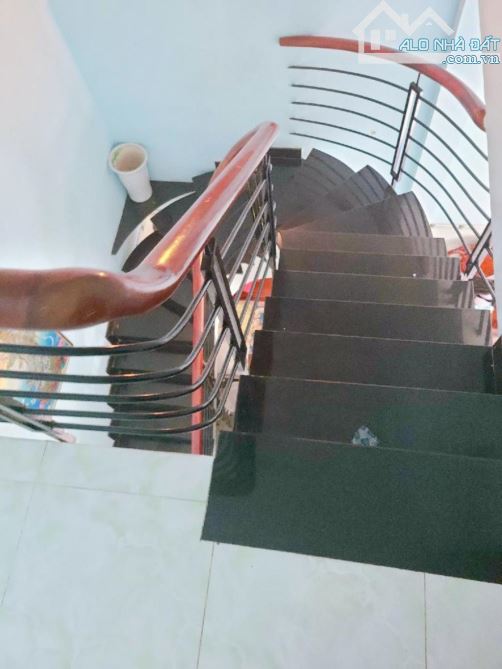 NHÀ ĐẸP 2 TẦNG 55M2(4X14)- TỈNH LỘ 10-GIÁ 4.7 TỶ - 10
