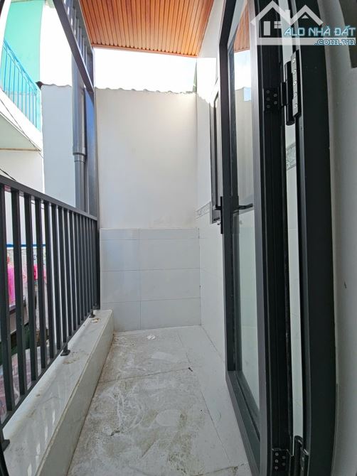 SÁT MẶT TIỀN HẺM NGANG 3.5 M  DIỆN TÍCH 23.5M2 ĐÚC BÊ TÔNG  Q4 HƠN 2 TỶ - 10
