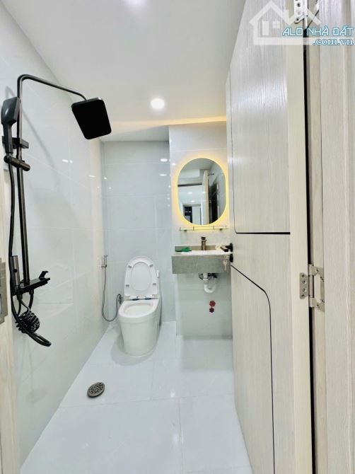 NHÀ MỚI  NGANG 3 DÀI 10 4T  CÓ 4 TỎI Q4 Sát mặt tiền - 11
