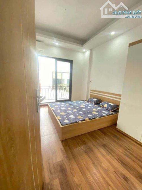 HIẾM, với 11.9 tỷ, có CHDV Nguyễn Trãi, ô tô qua, 41m, 6 tầng, thang máy, 10 phòng, dt50tr - 1