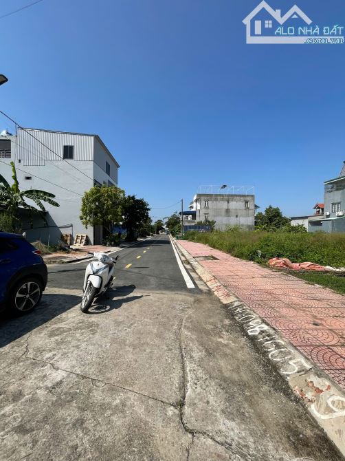 Bán 106m2 đất sát chung cư, ngay sau chợ Lương Quán, Nam Sơn đường ô tô, giá 2,x tỷ - 1