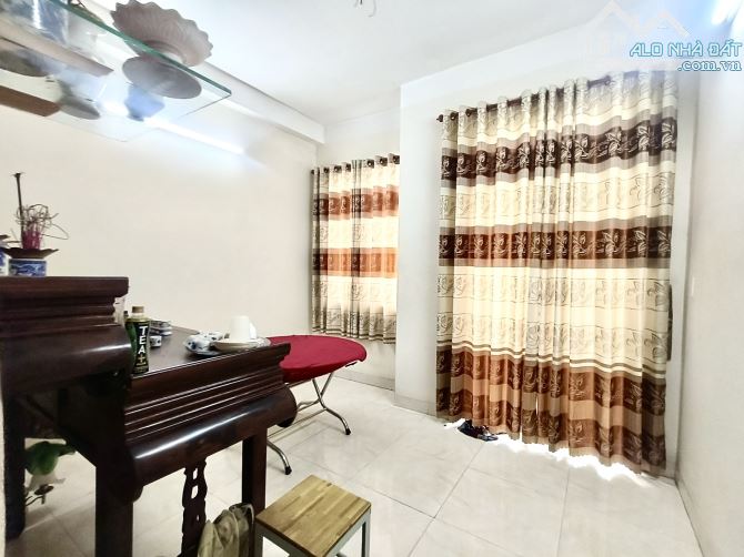 NHÀ 3 TẦNG MẶT TIỀN GẦN ĐỖ XUÂN HỢP - KẾ BÊN GLOBAL CITY - NHÀ ĐẸP Ở NGAY - 11 TỶ - 1