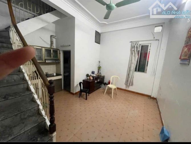 Bán nhà Hoàng Hoa Thám, Hơn 5 tỷ, DT 25m, 4 tầng, mặt tiền 4.6m, ngõ nông gần phố - 1