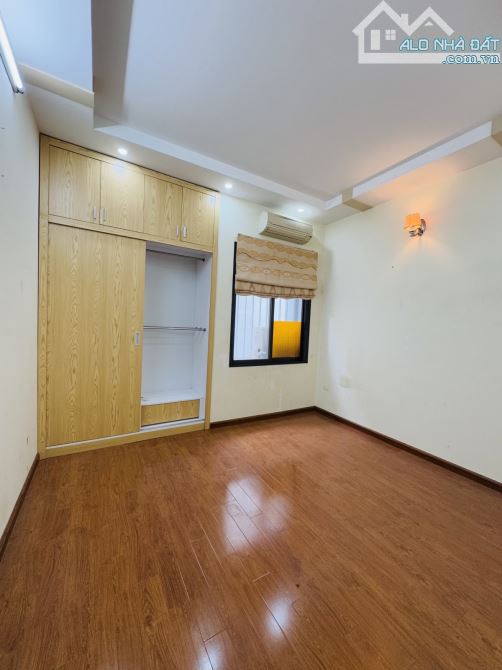 Bán nhà Cầu Giấy 45m2 5T MT4,5m sáng thoáng, cách ô tô vài bước - 1